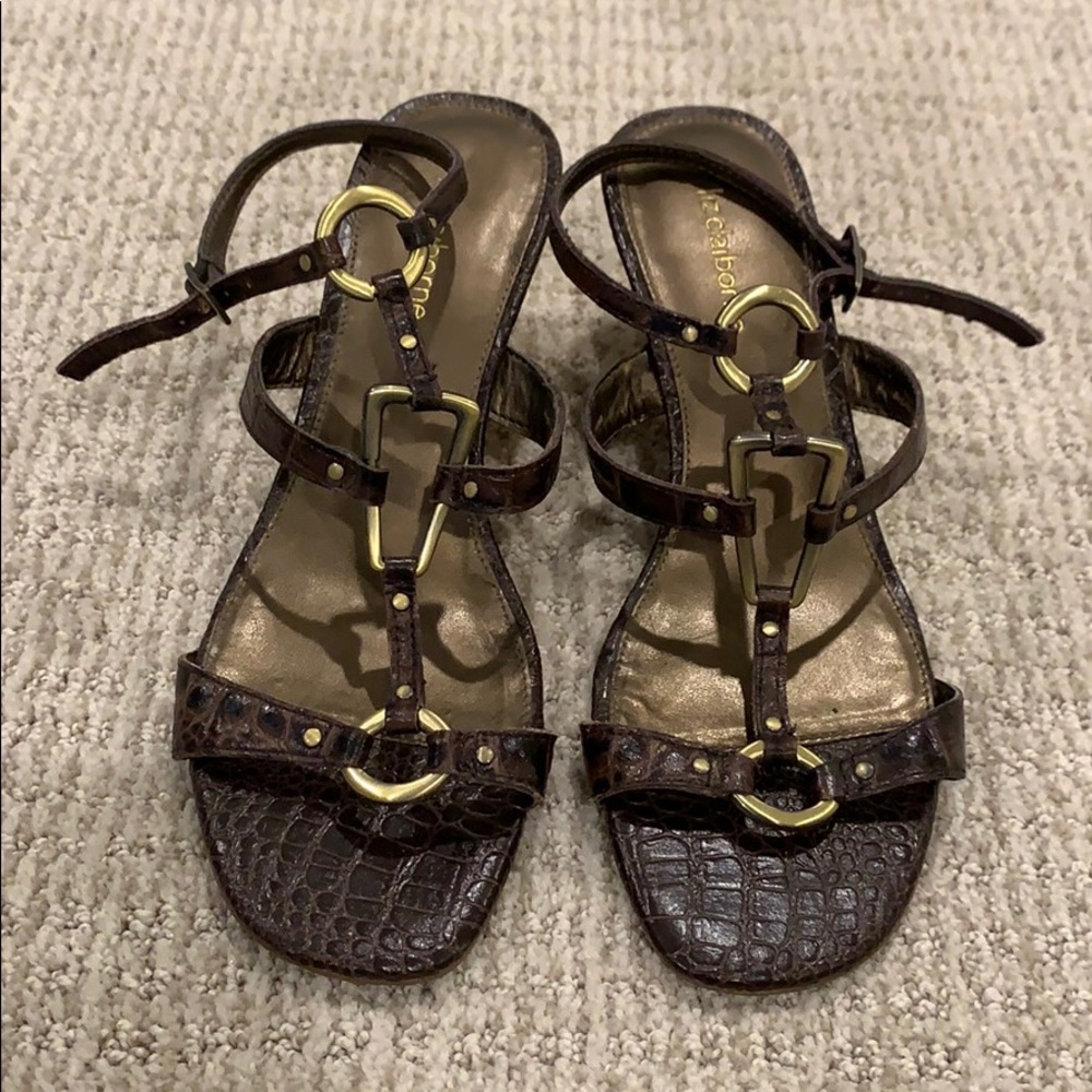Brown wedge